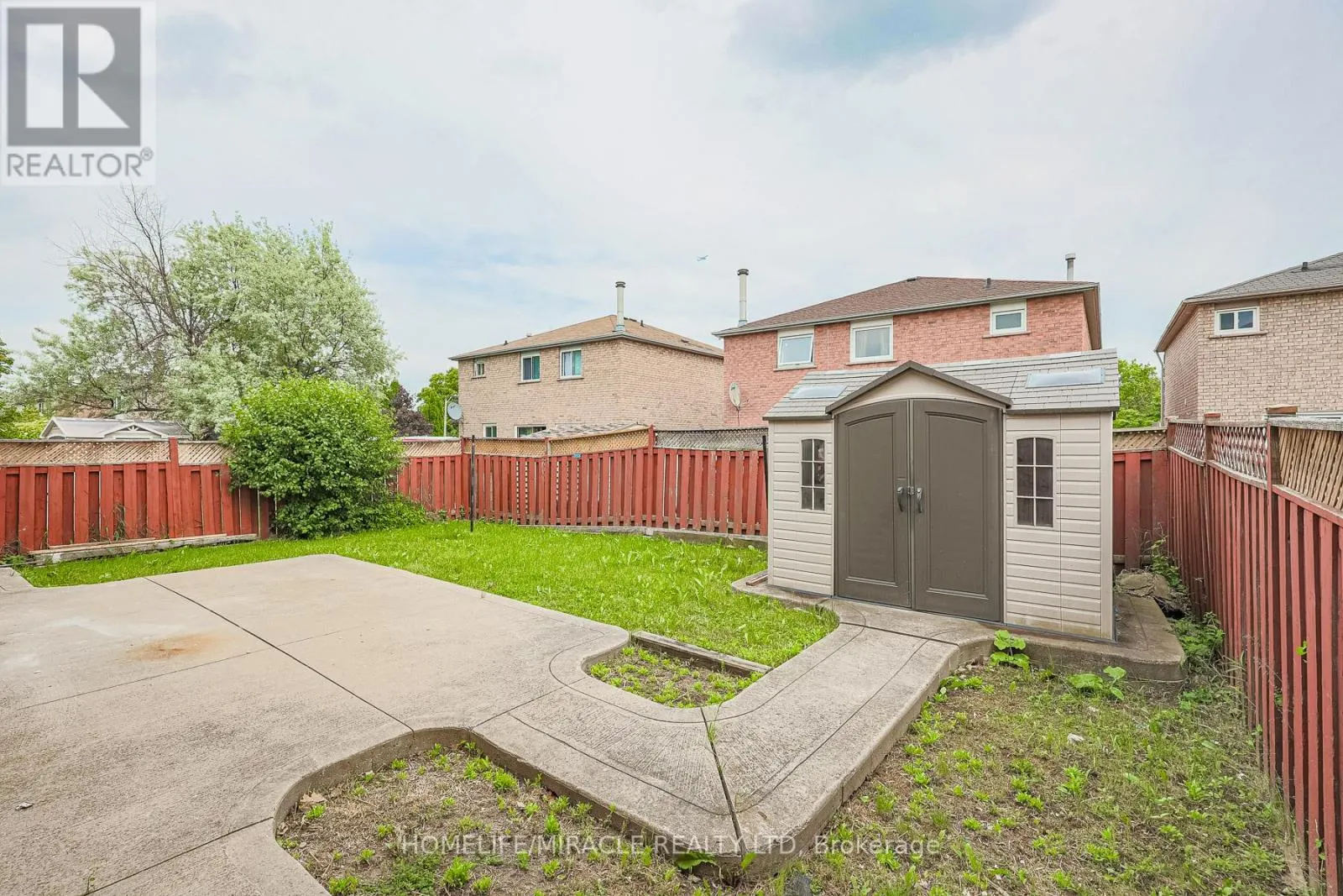 UPPER - 3 HAWKWAY COURT