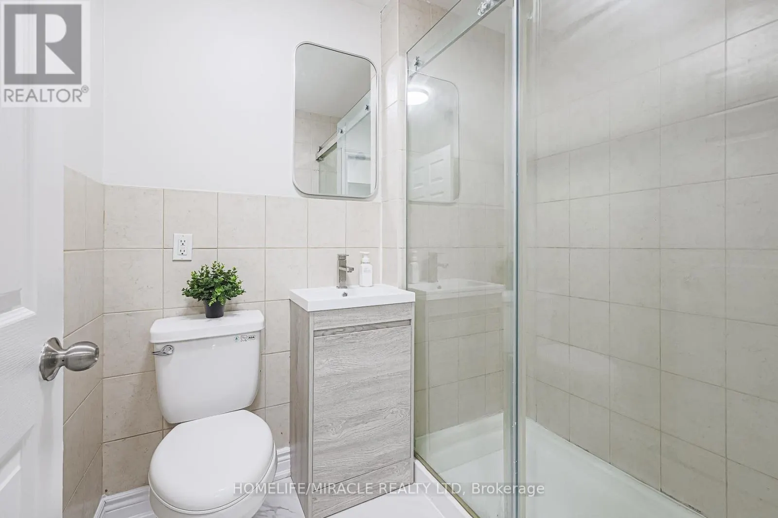 UPPER - 3 HAWKWAY COURT