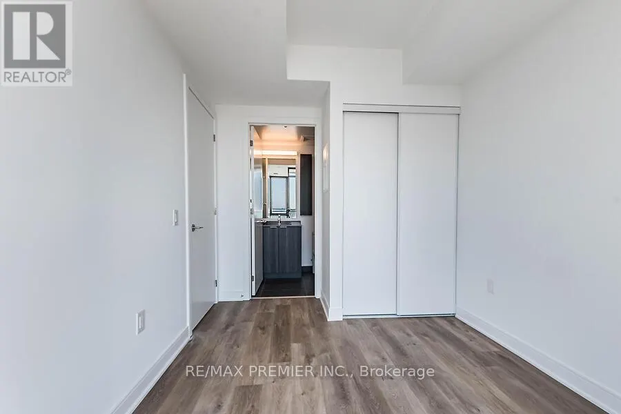1620 - 86 DUNDAS STREET E