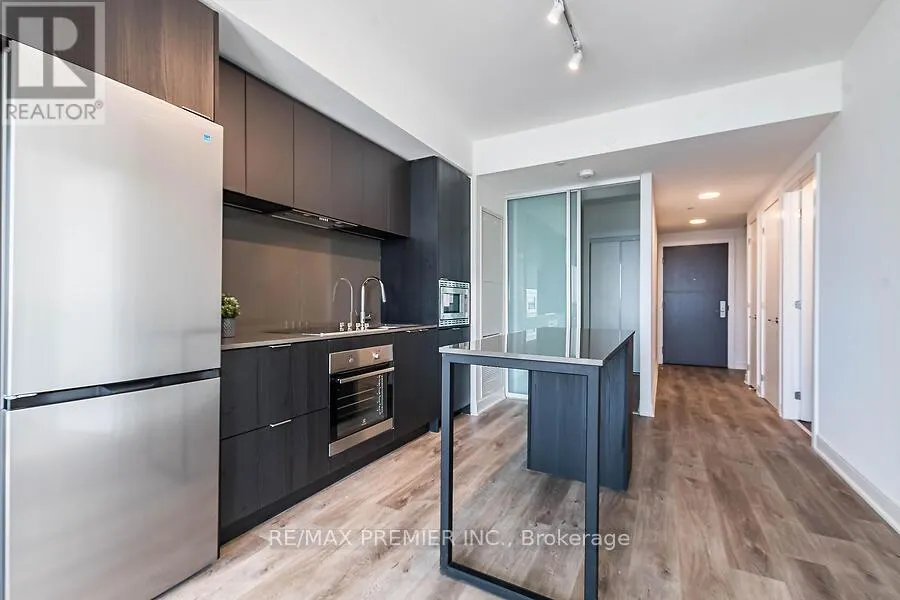 1620 - 86 DUNDAS STREET E
