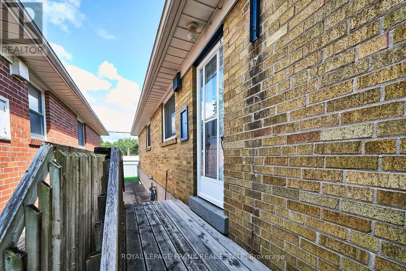 28 WINNIPEG ROAD