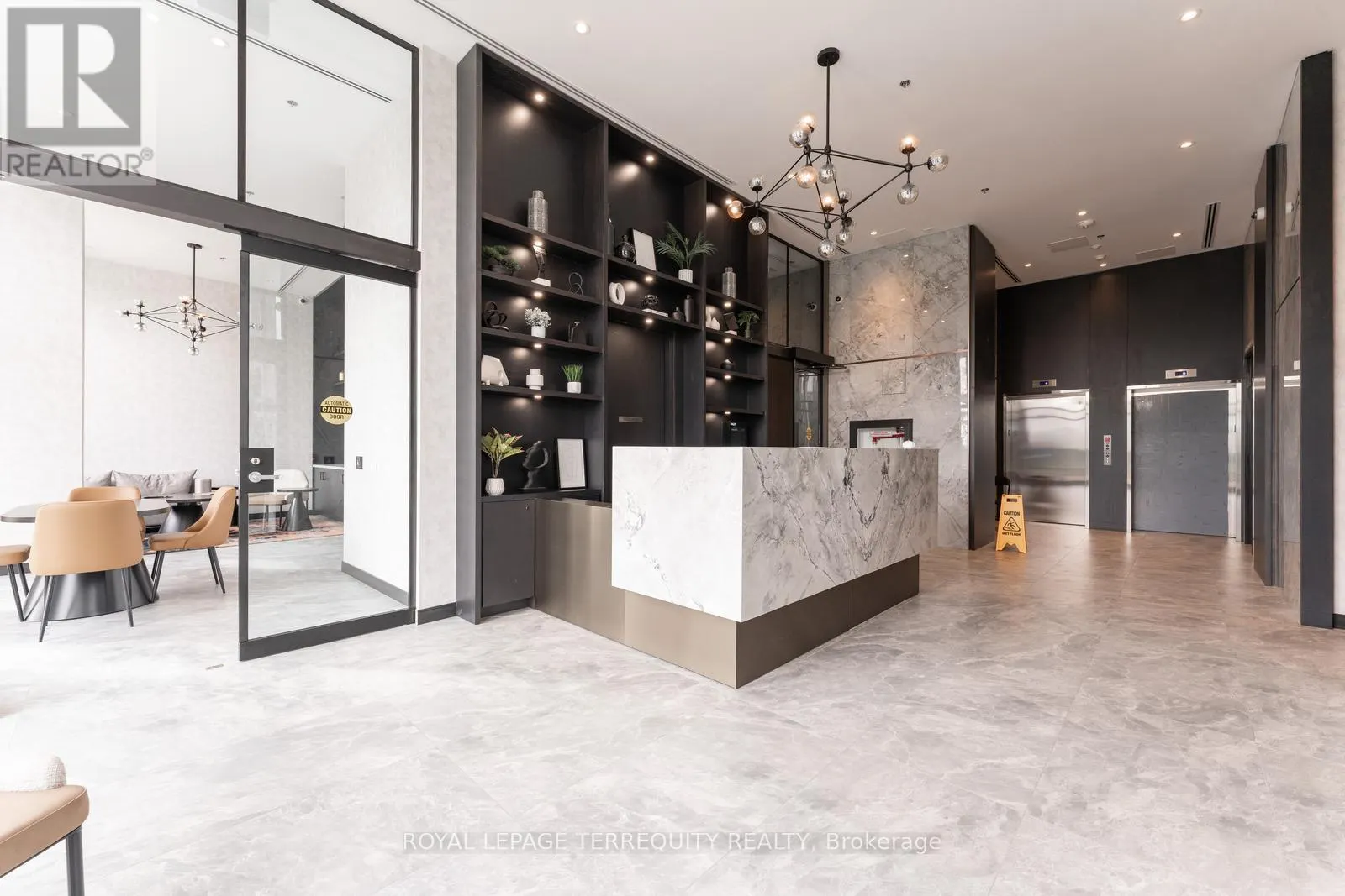 PH 802 - 3005 PINE GLEN ROAD
