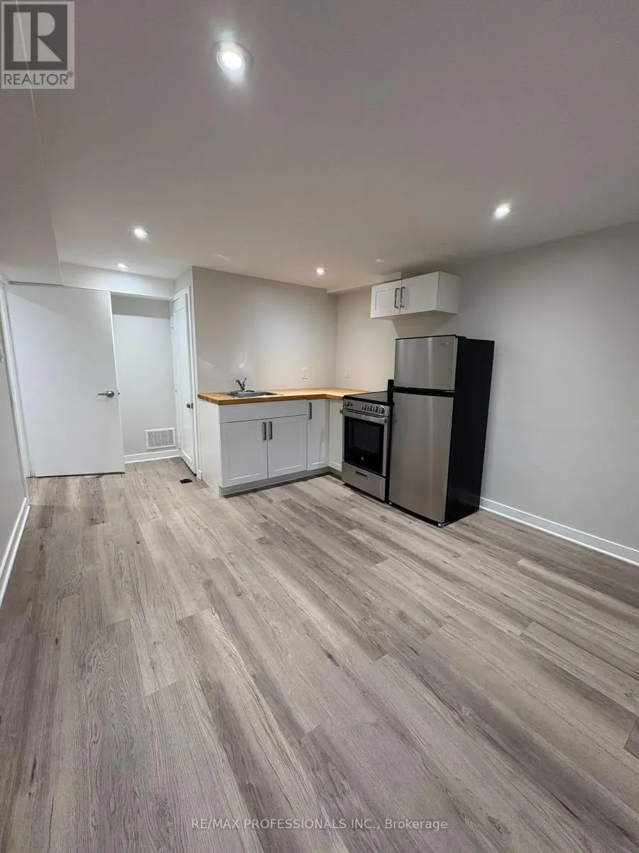 2 - 130 DUNCANWOOD DRIVE