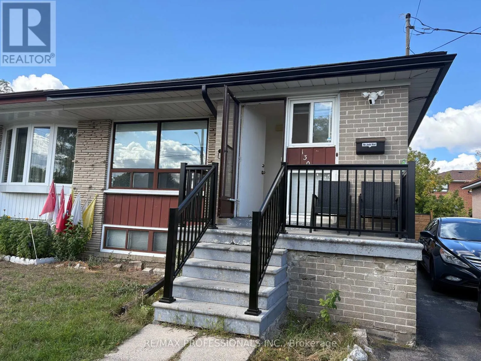 2 - 130 DUNCANWOOD DRIVE