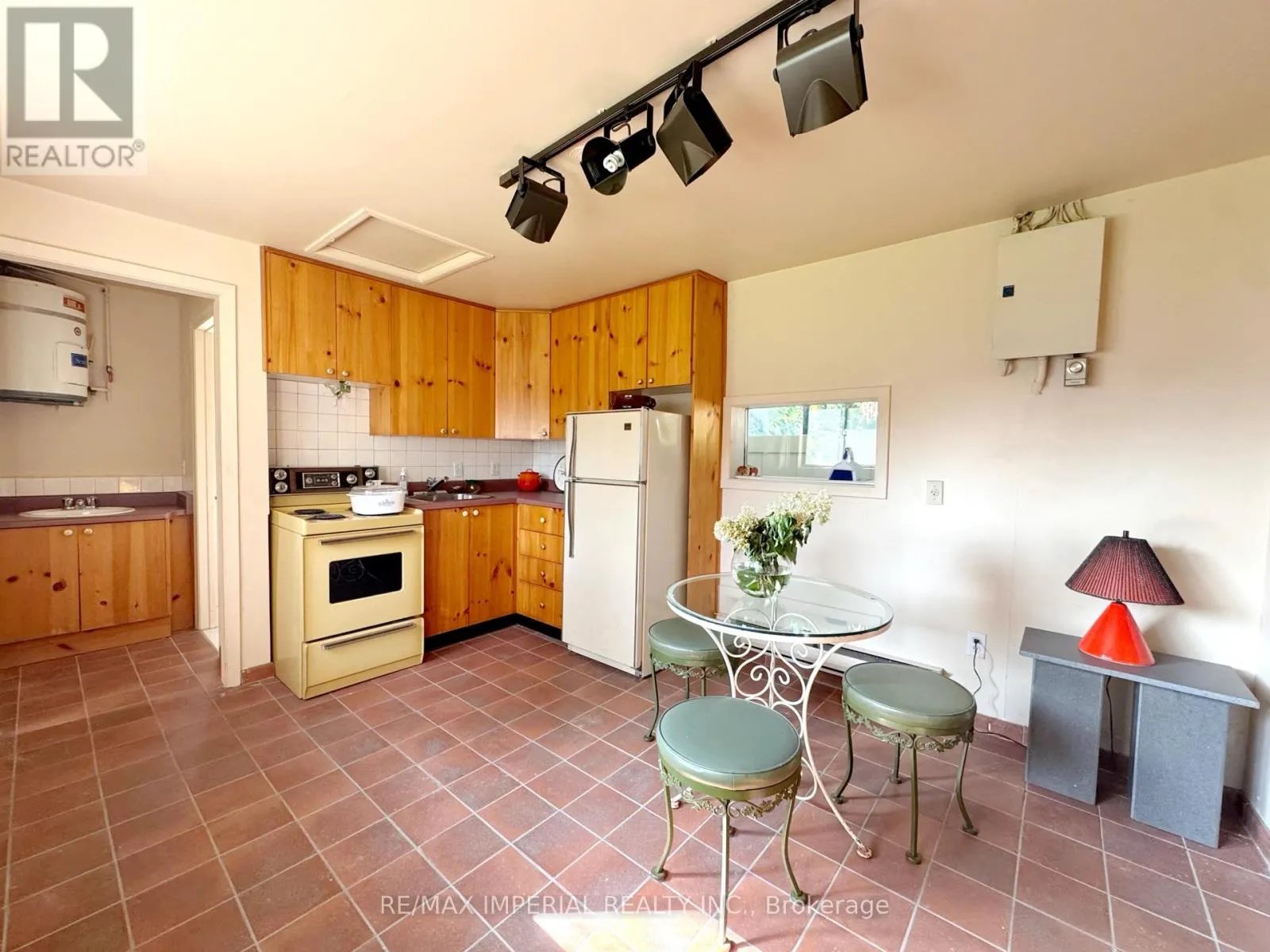 7 DODDINGTON DRIVE