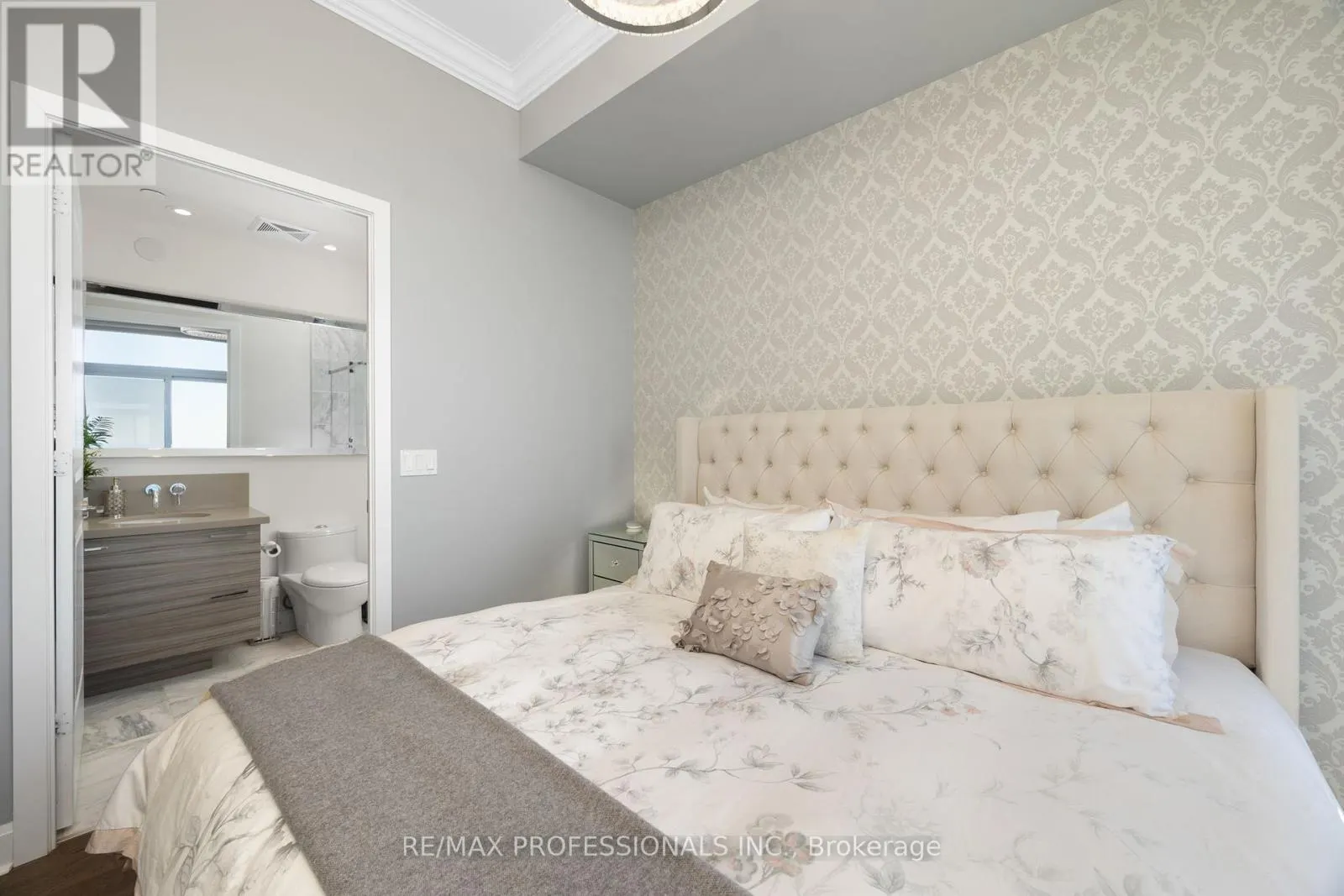 LPH3501 - 33 SHORE BREEZE DRIVE