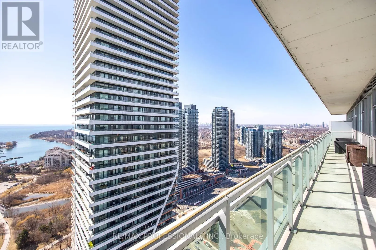 LPH3501 - 33 SHORE BREEZE DRIVE