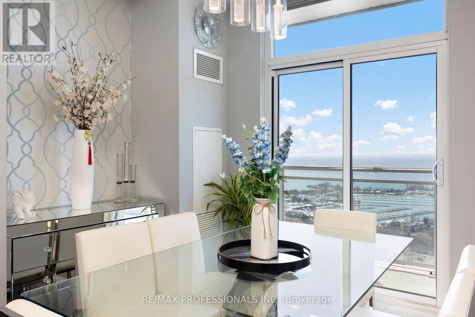 LPH3501 - 33 SHORE BREEZE DRIVE