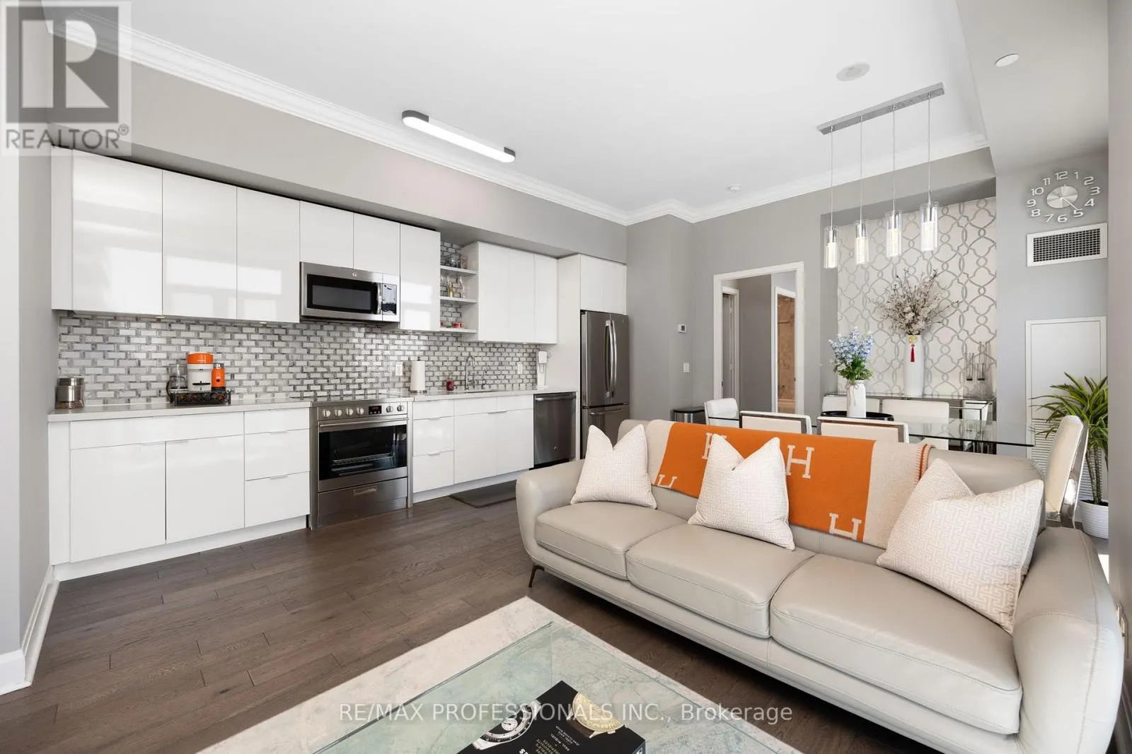 LPH3501 - 33 SHORE BREEZE DRIVE