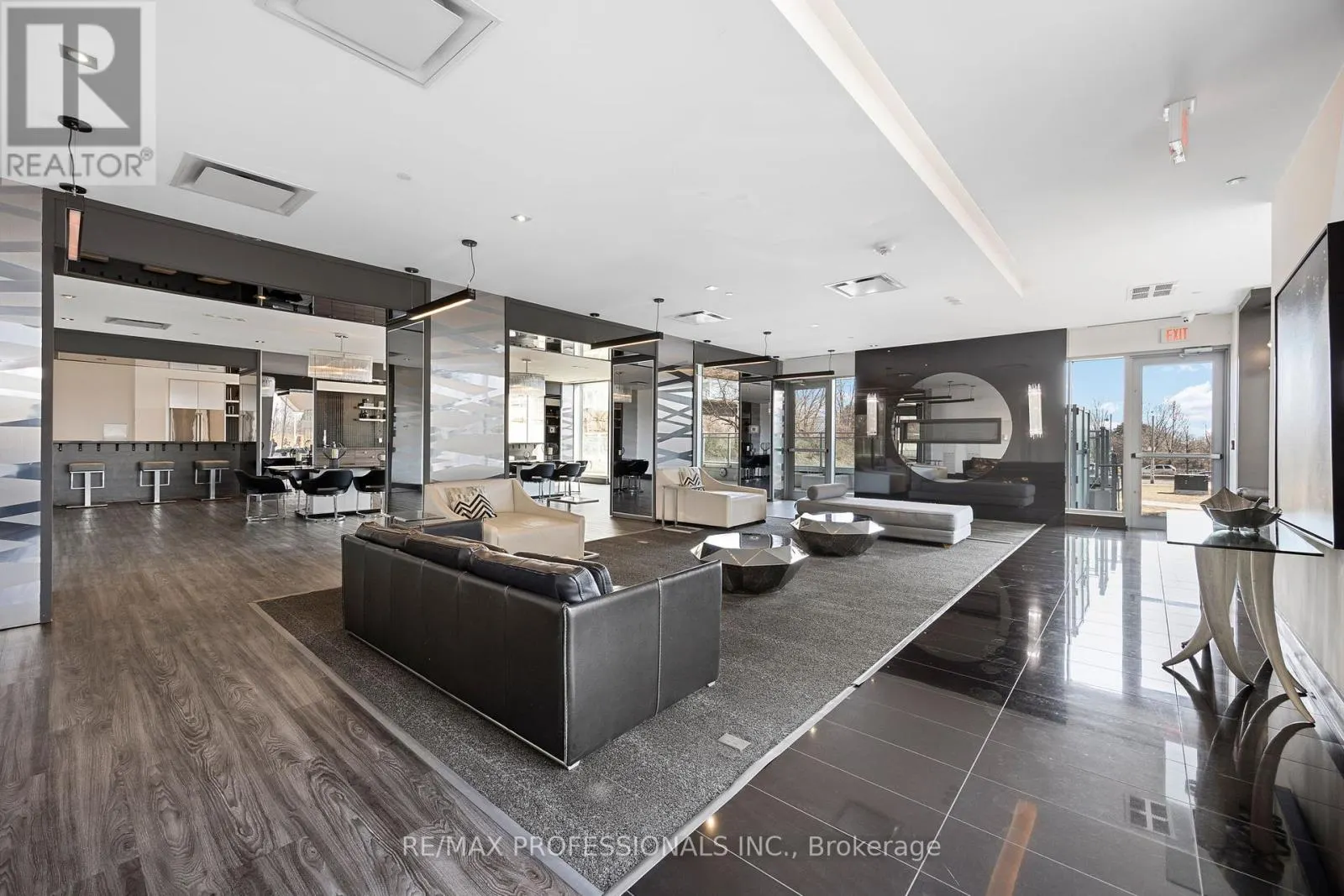 LPH3501 - 33 SHORE BREEZE DRIVE