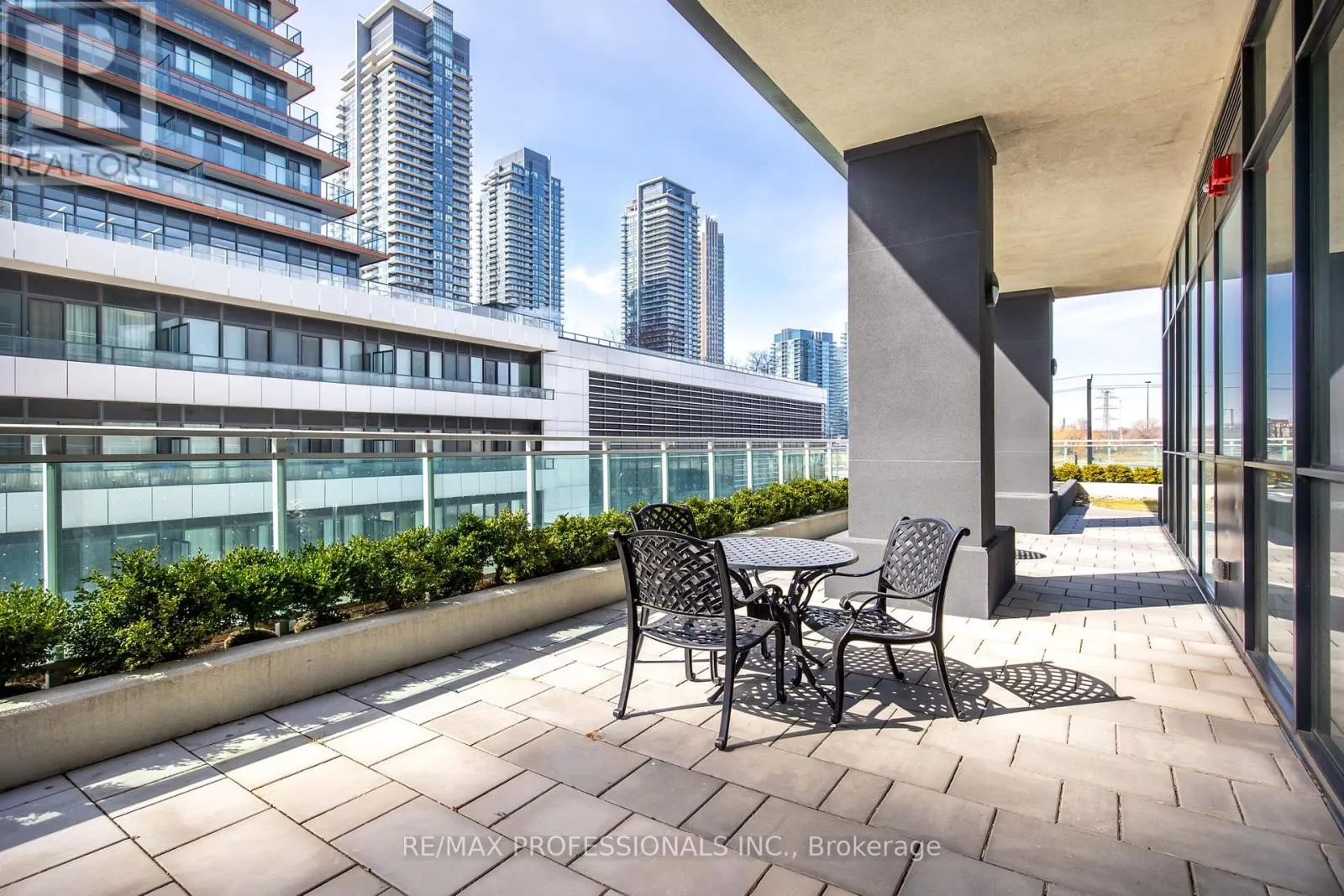 LPH3501 - 33 SHORE BREEZE DRIVE
