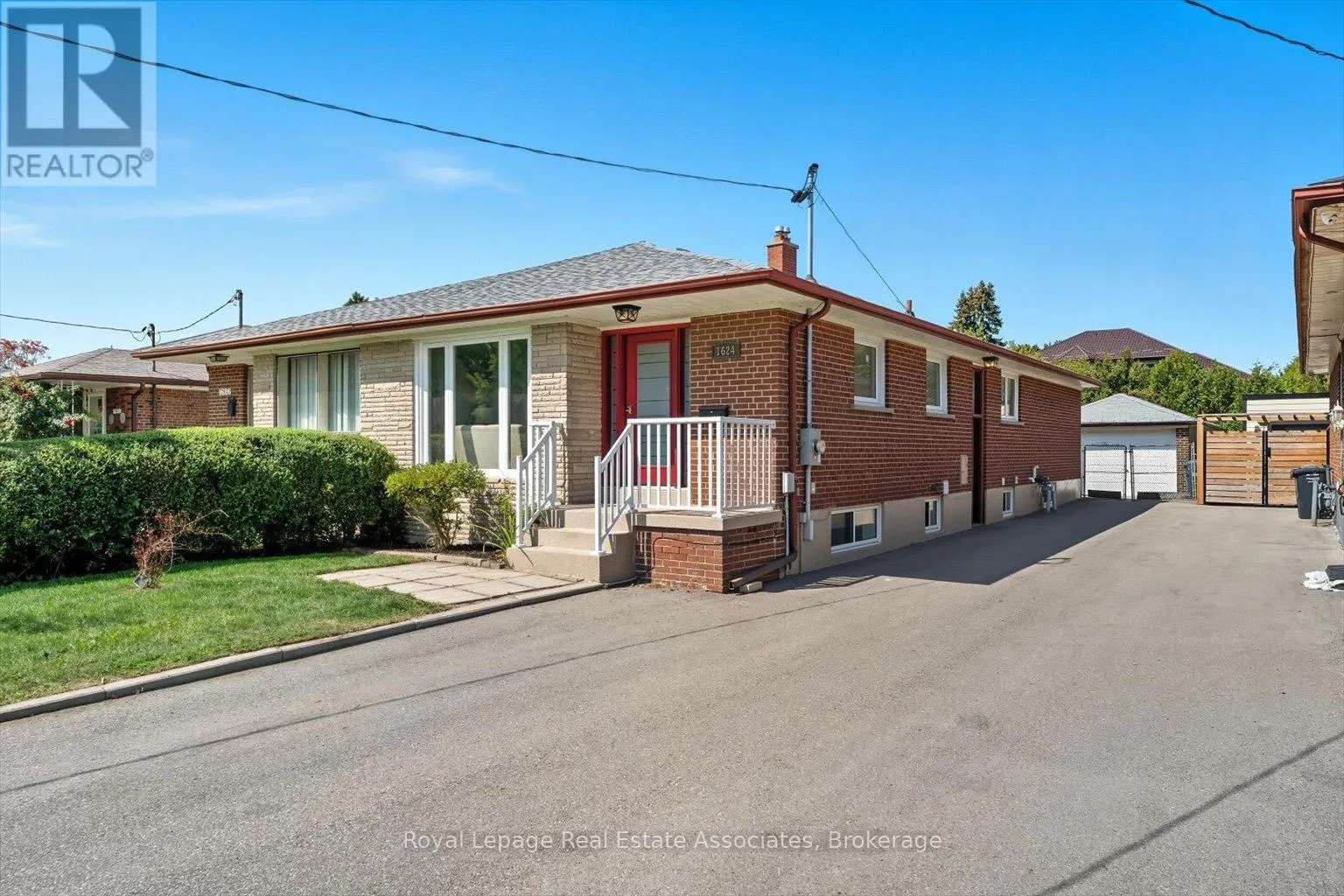 1624 CORAM CRESCENT