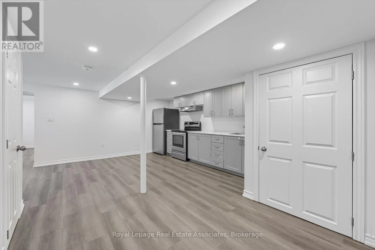 1624 CORAM CRESCENT