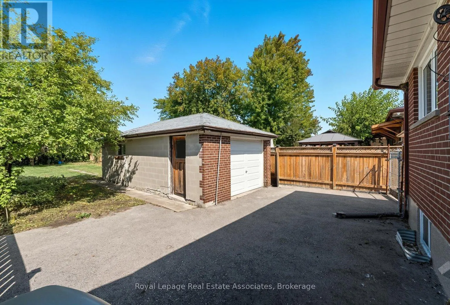 1624 CORAM CRESCENT