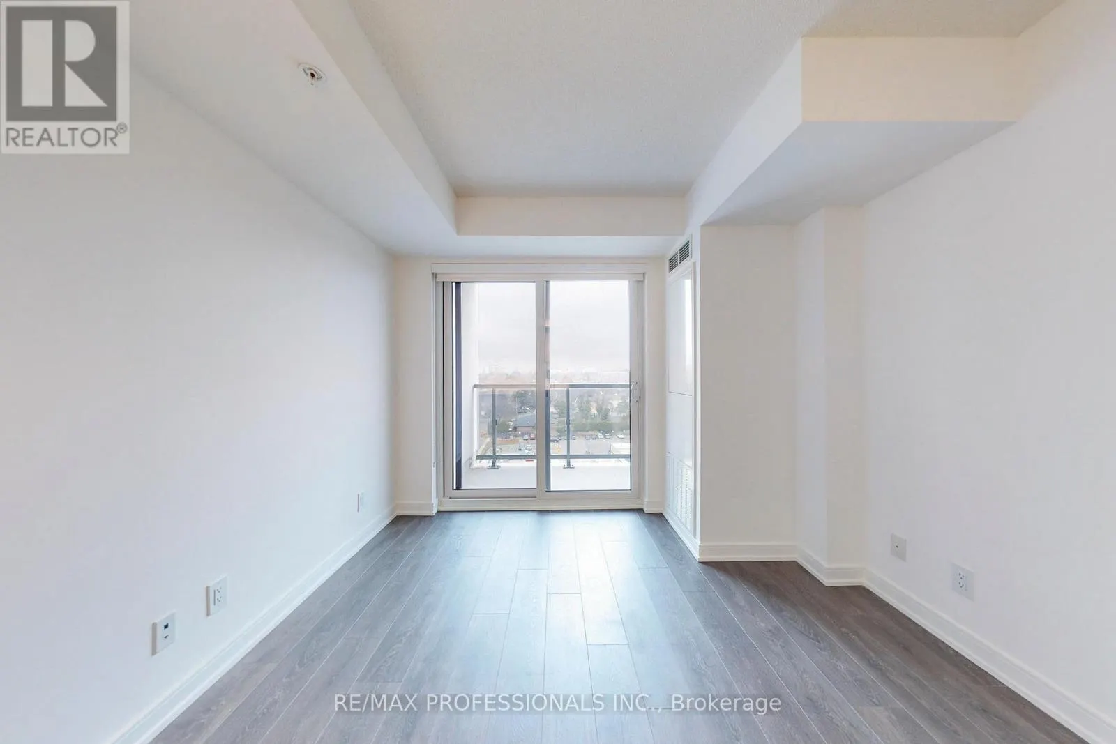 803 - 30 SAMUEL WOOD WAY