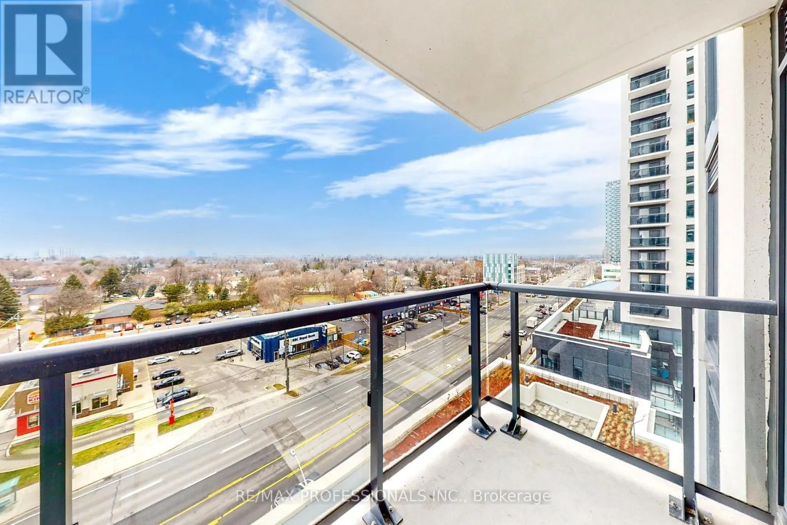 803 - 30 SAMUEL WOOD WAY