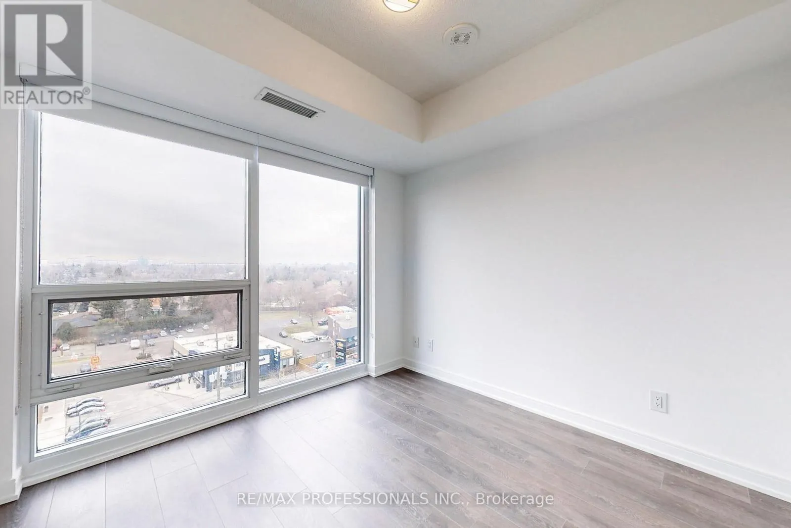 803 - 30 SAMUEL WOOD WAY