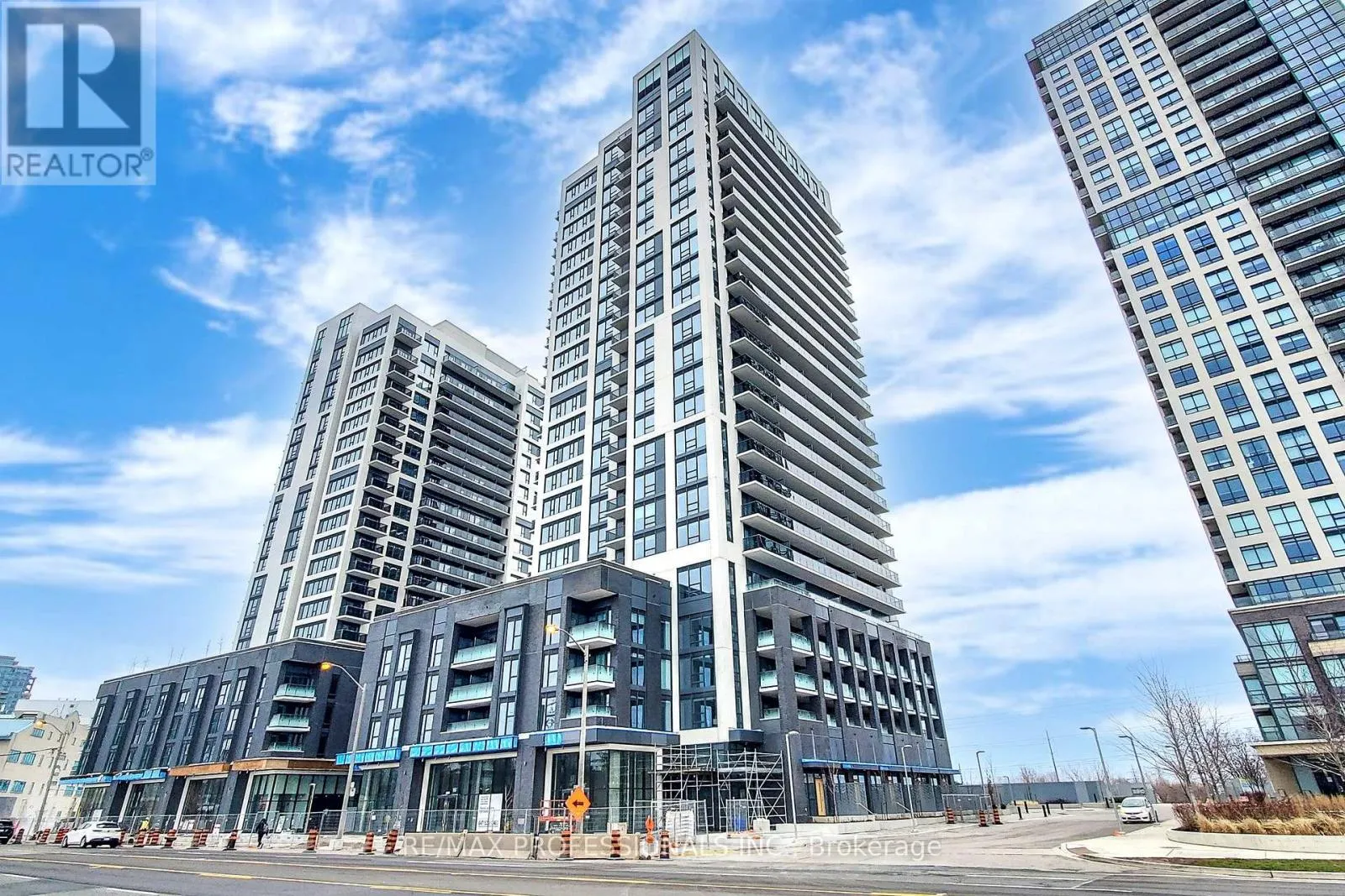 803 - 30 SAMUEL WOOD WAY