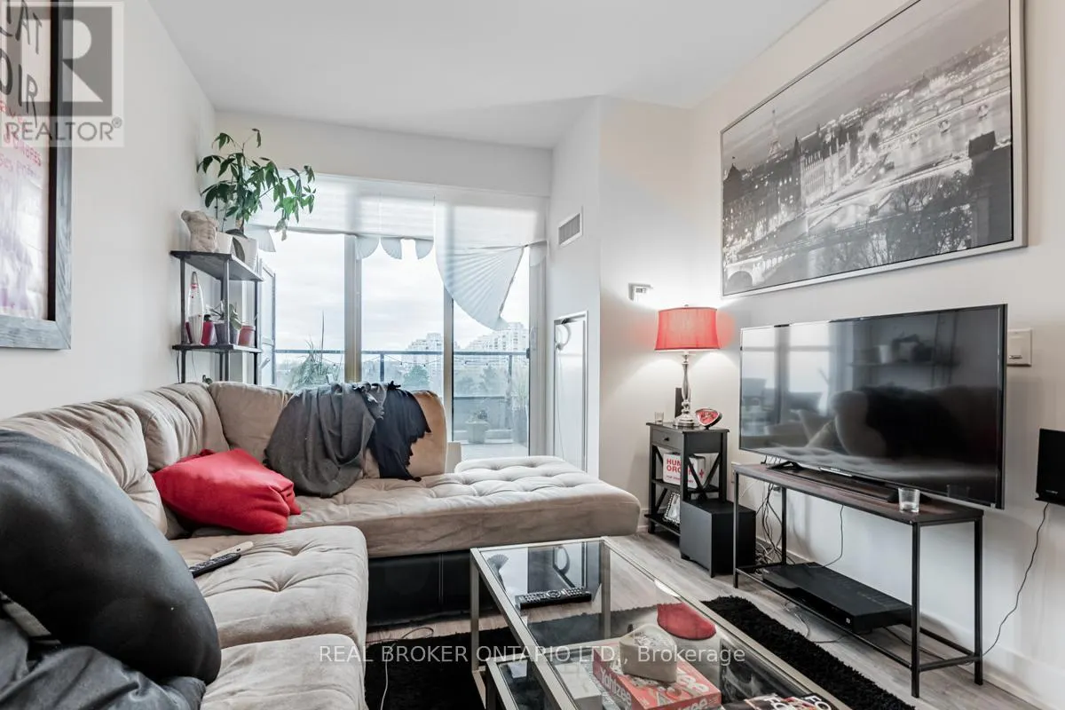 425 - 30 SHORE BREEZE DRIVE