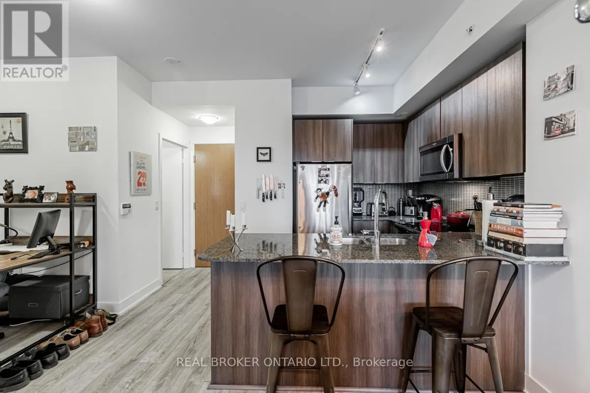 425 - 30 SHORE BREEZE DRIVE