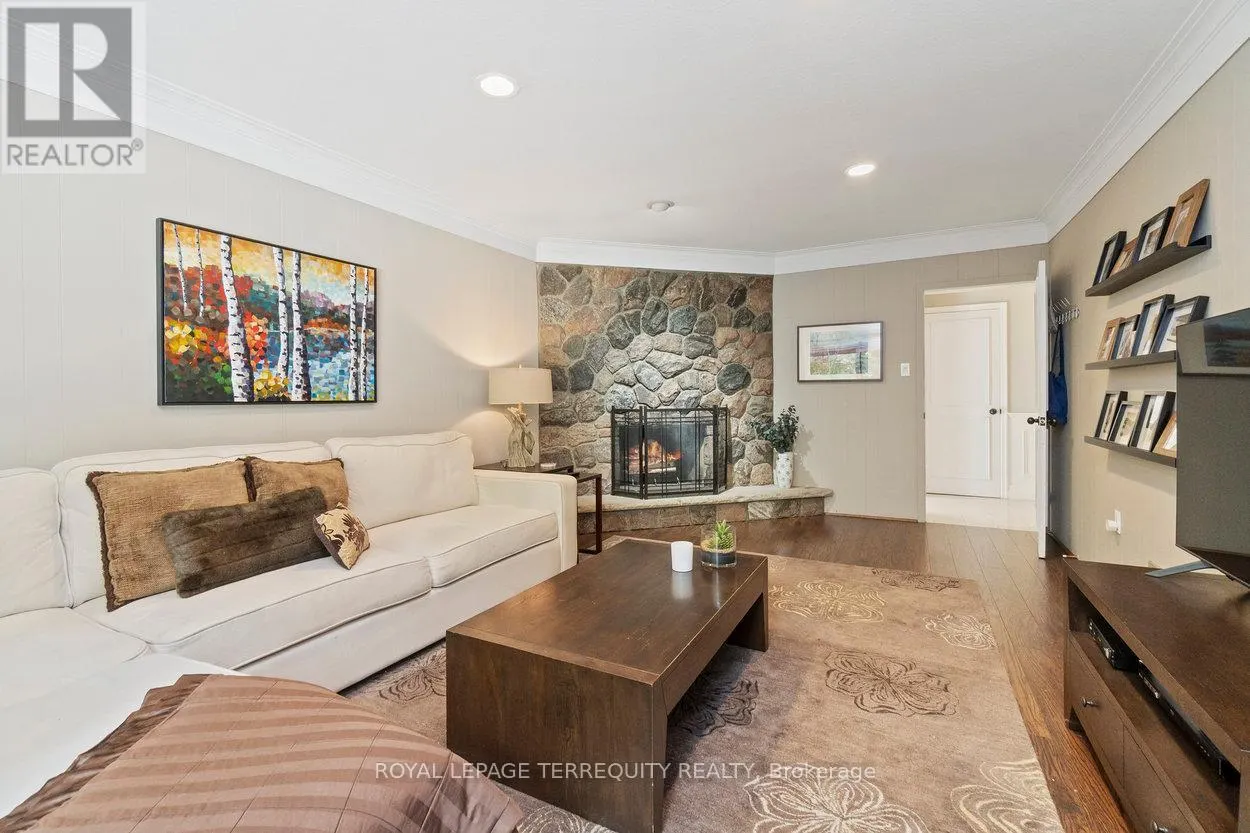 33 ASHFORD DRIVE