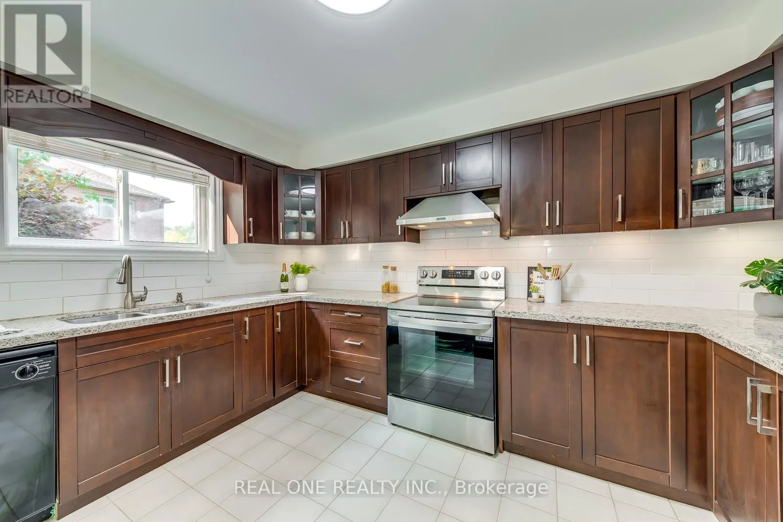 2751 DUNCAIRN DRIVE