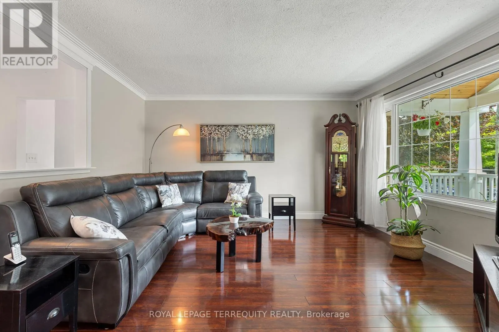353 KINGSLEIGH COURT