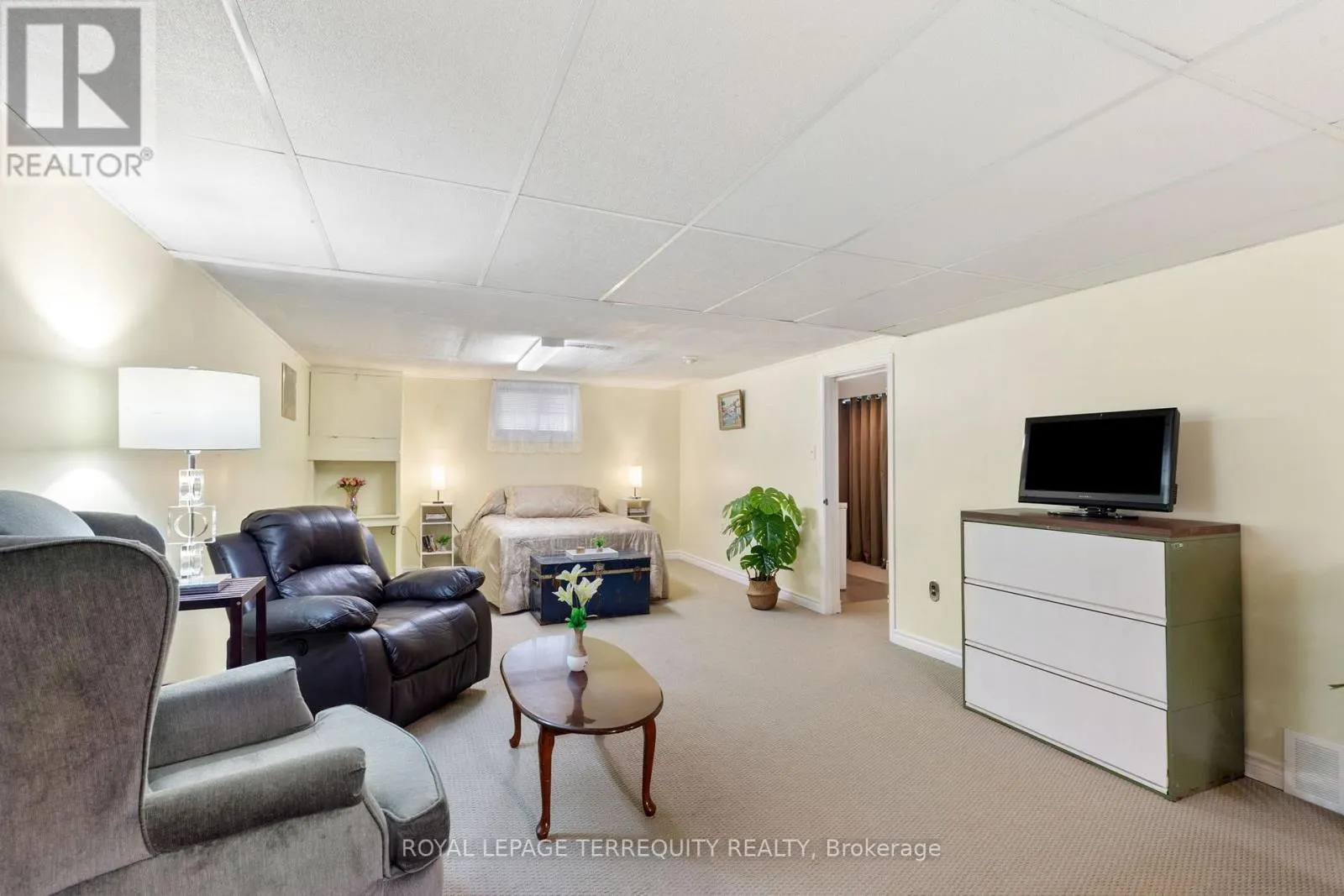 353 KINGSLEIGH COURT