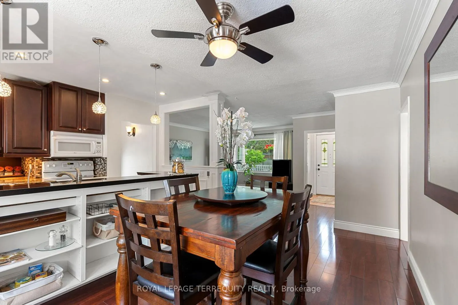 353 KINGSLEIGH COURT