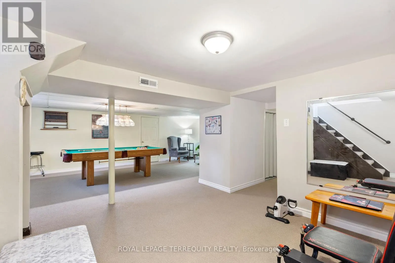 353 KINGSLEIGH COURT