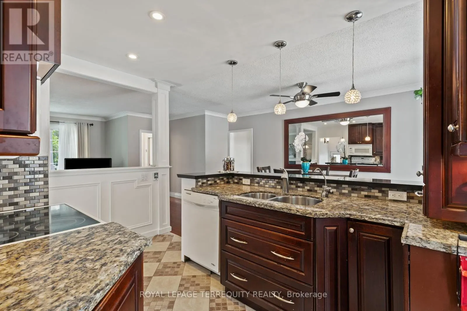 353 KINGSLEIGH COURT