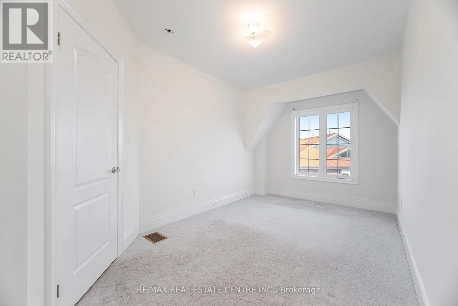 20 FOXSPARROW ROAD