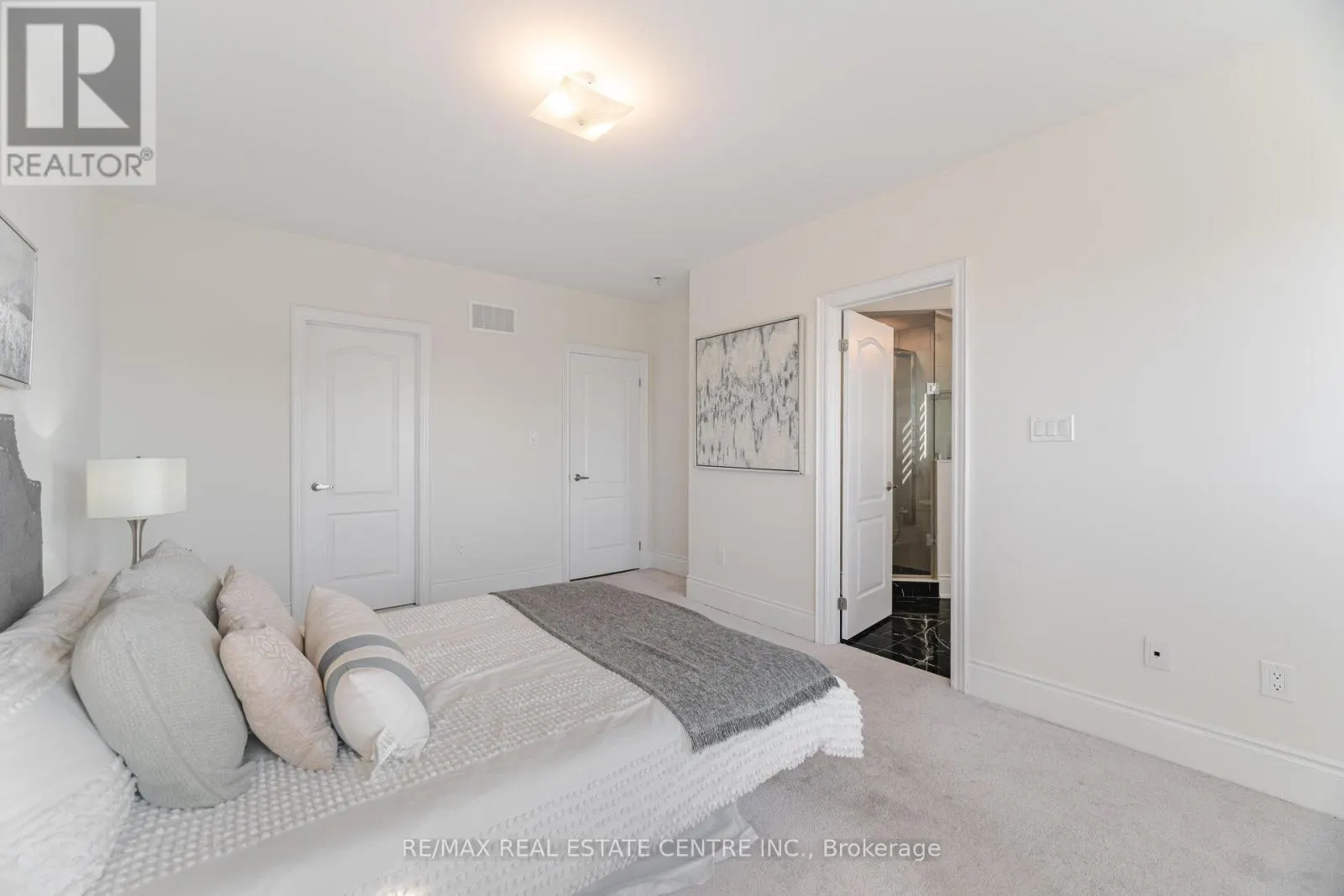 20 FOXSPARROW ROAD