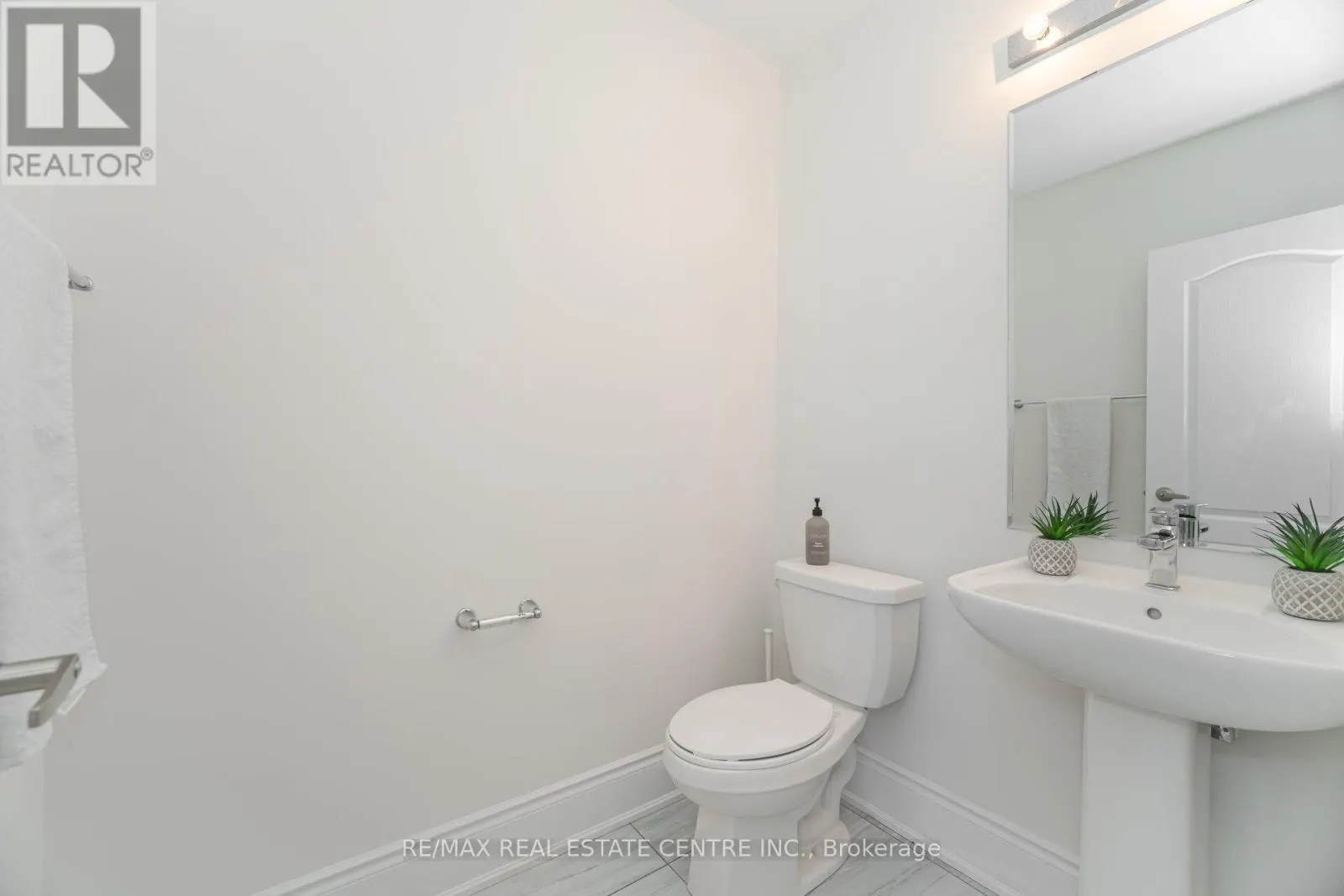 20 FOXSPARROW ROAD