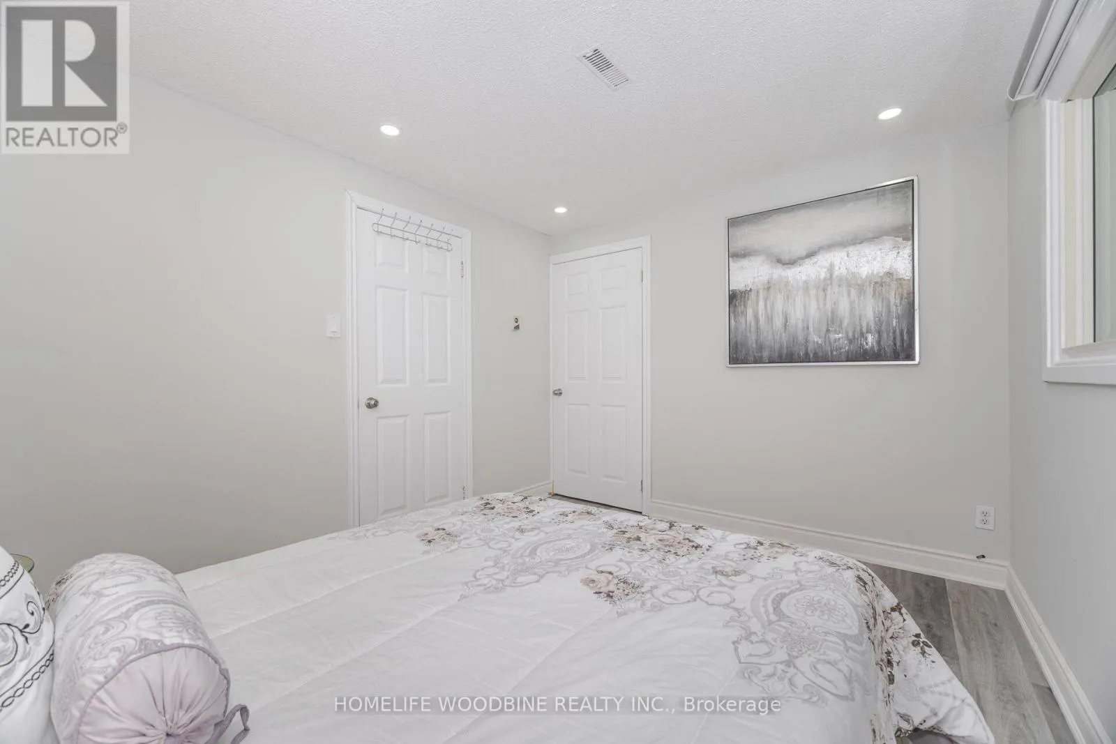 22 HIGHVIEW TRAIL
