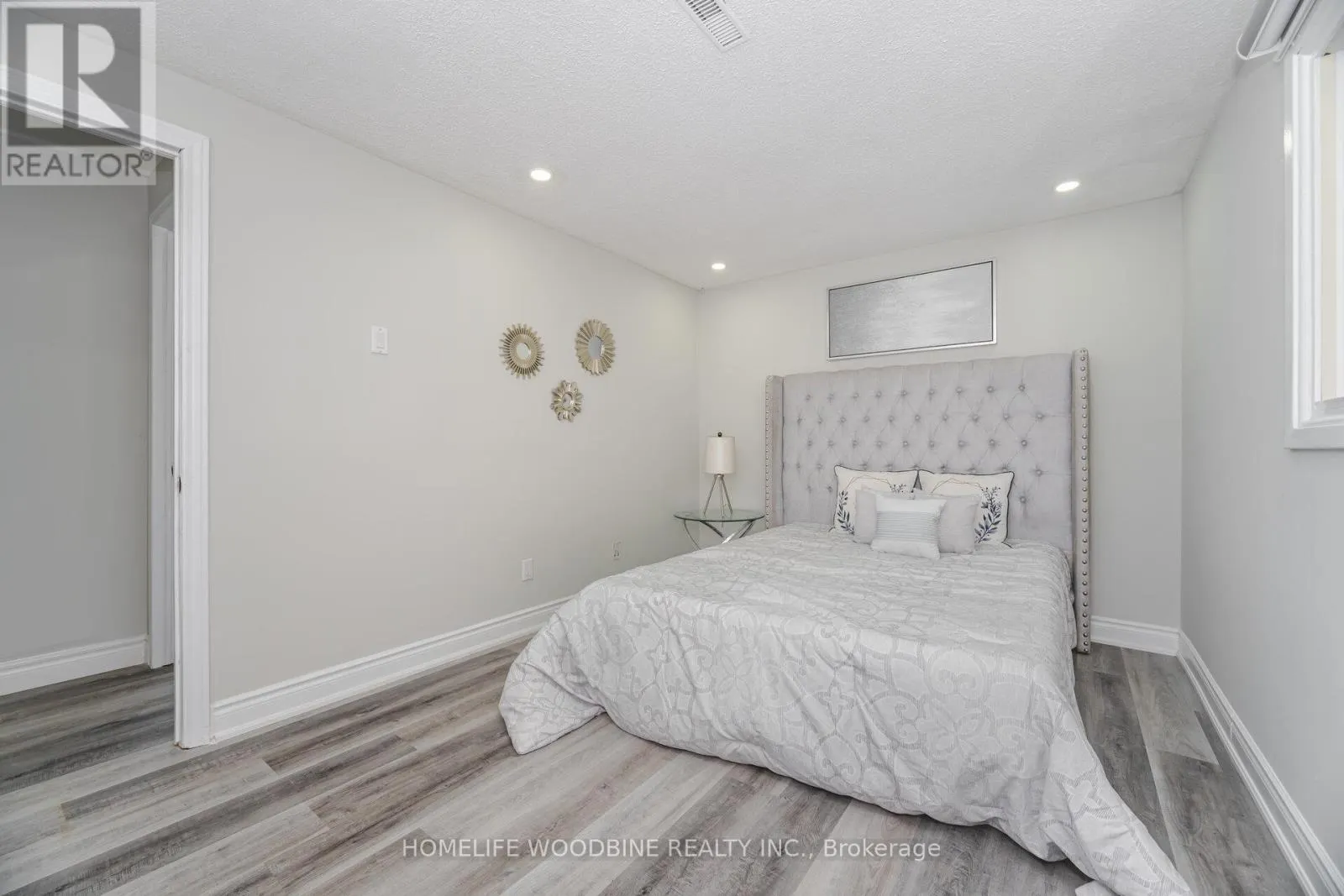 22 HIGHVIEW TRAIL