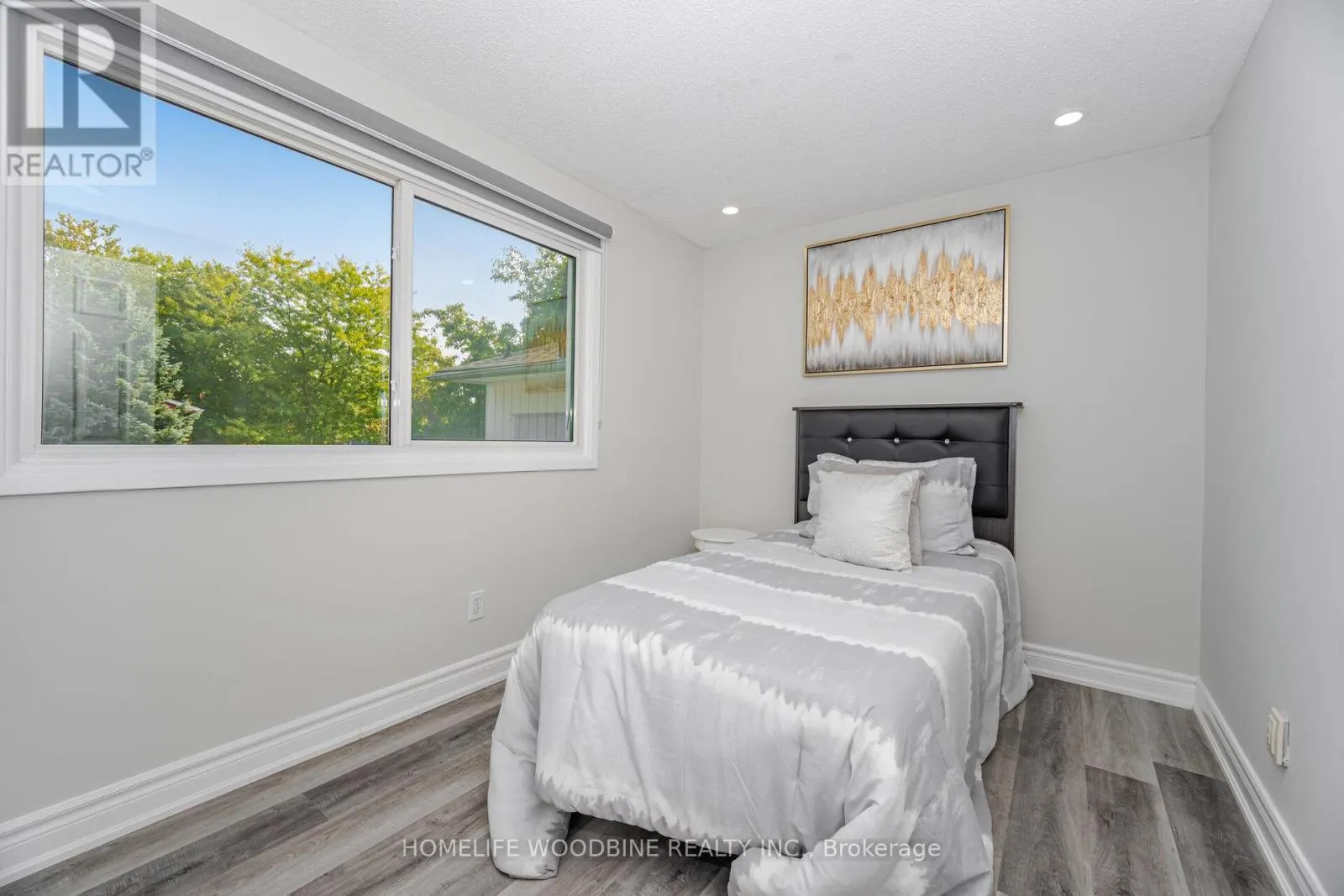 22 HIGHVIEW TRAIL