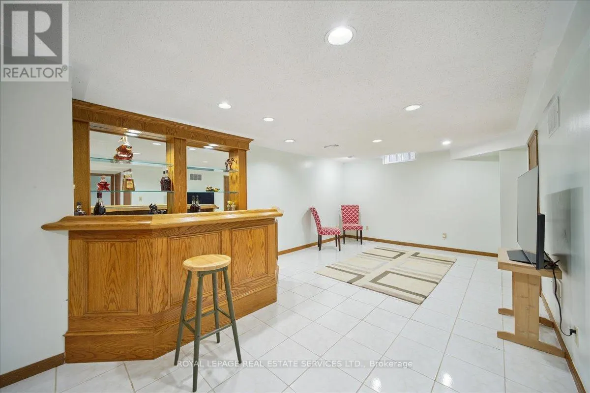 19 MILLSBOROUGH CRESCENT