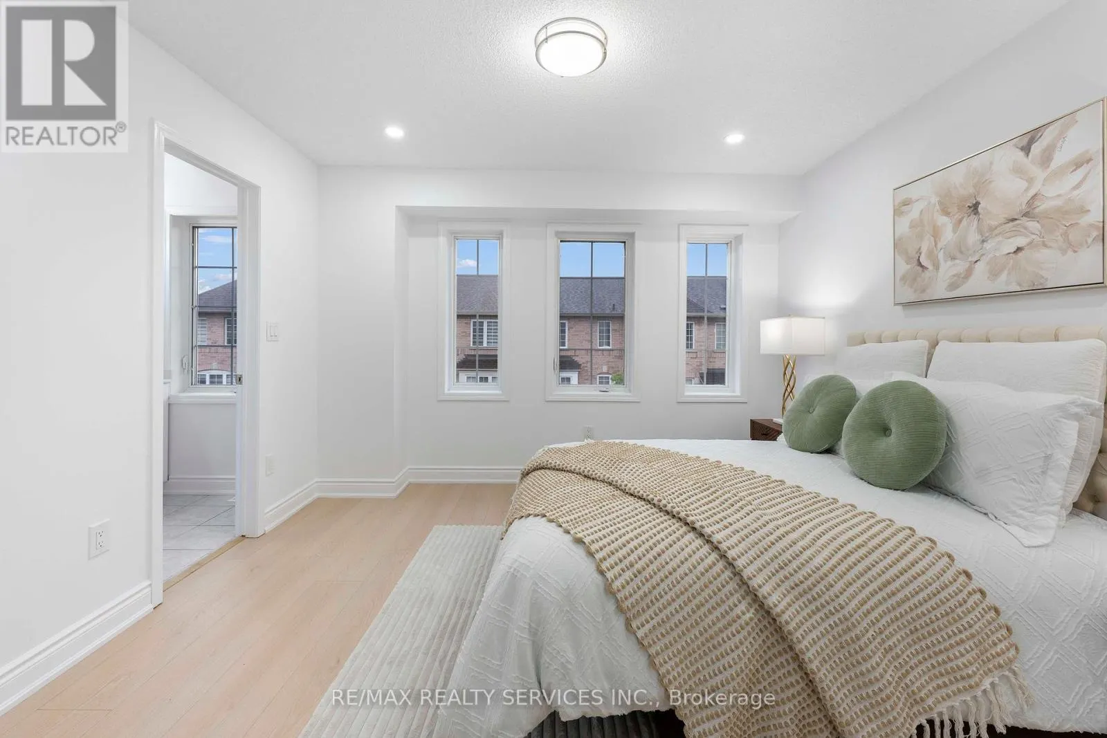28 - 80 ACORN PLACE