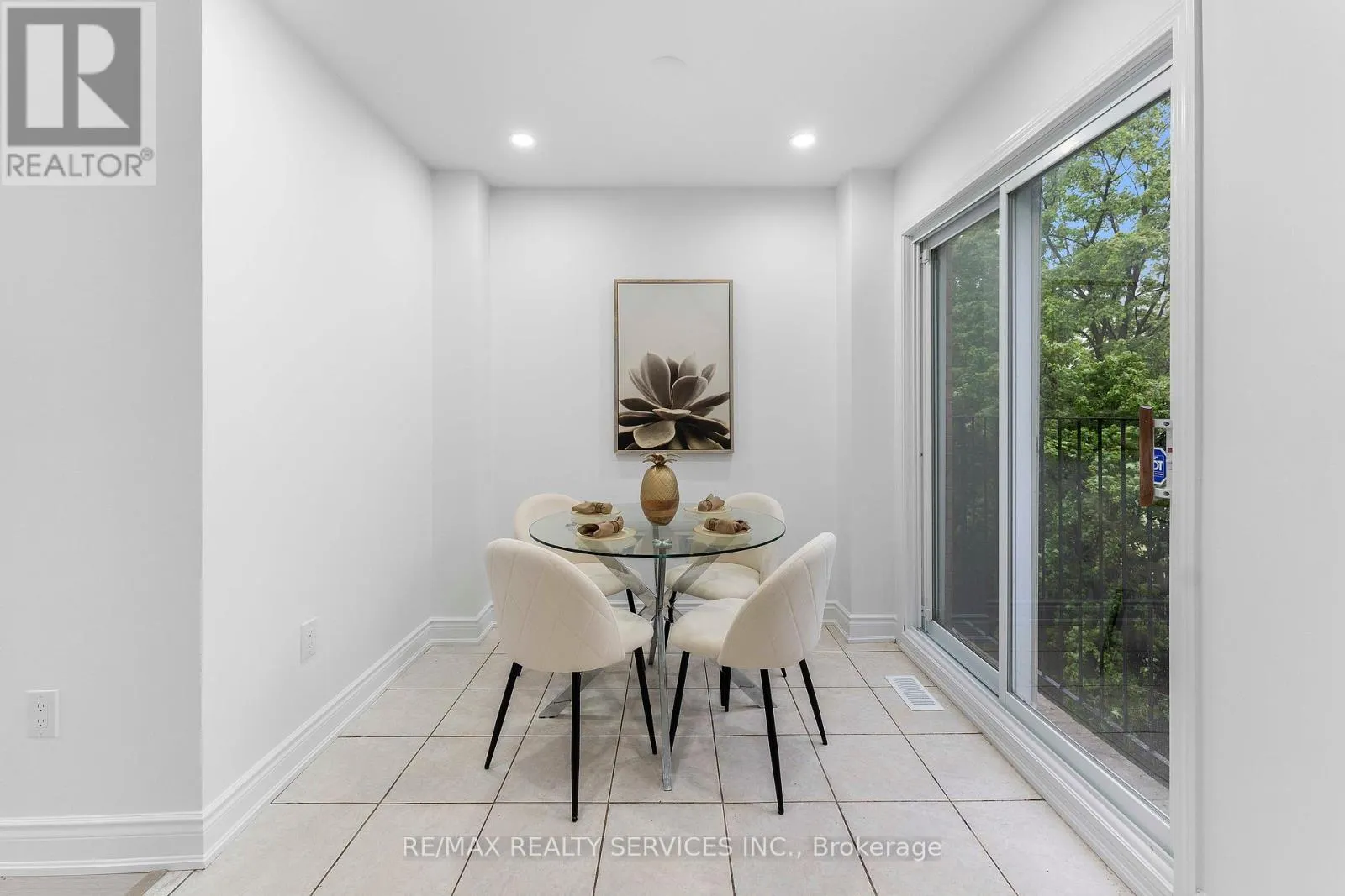 28 - 80 ACORN PLACE