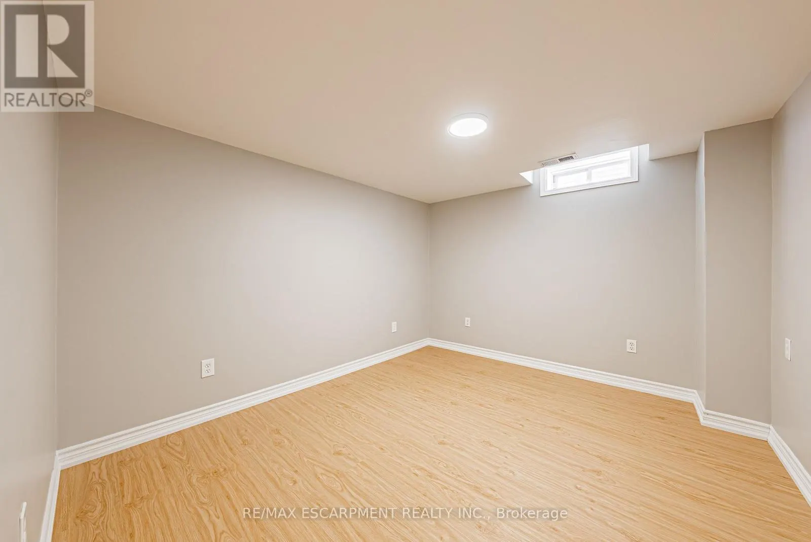 12 SUMMERFIELD CRESCENT