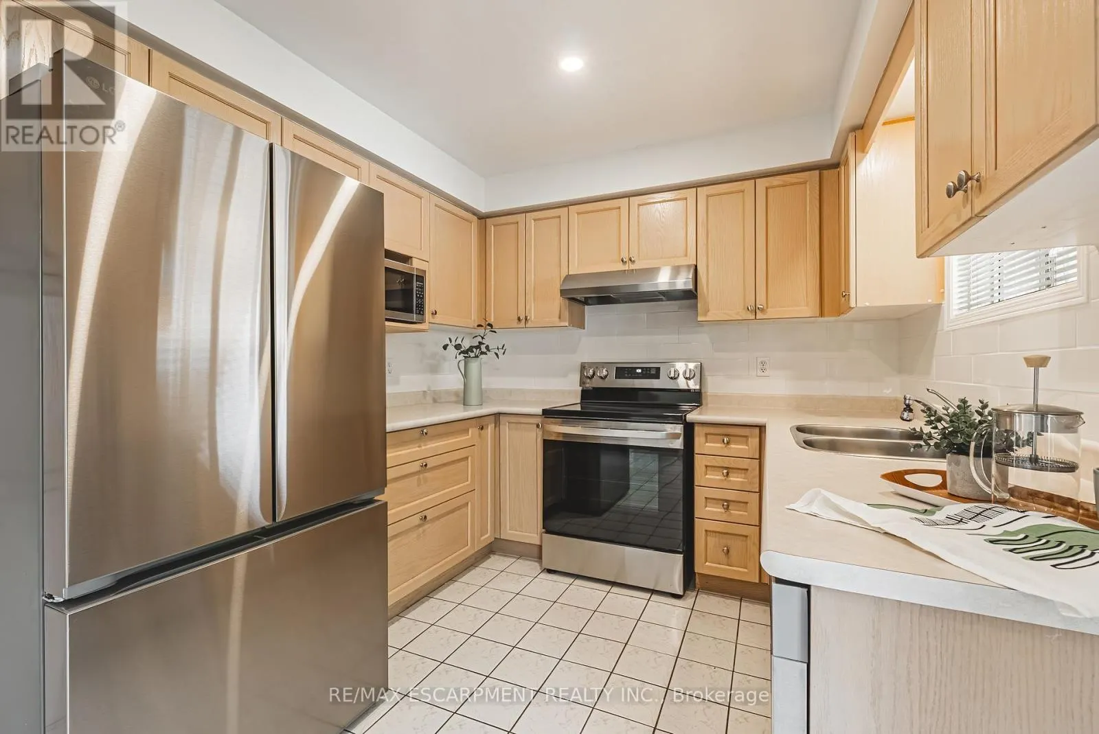 12 SUMMERFIELD CRESCENT