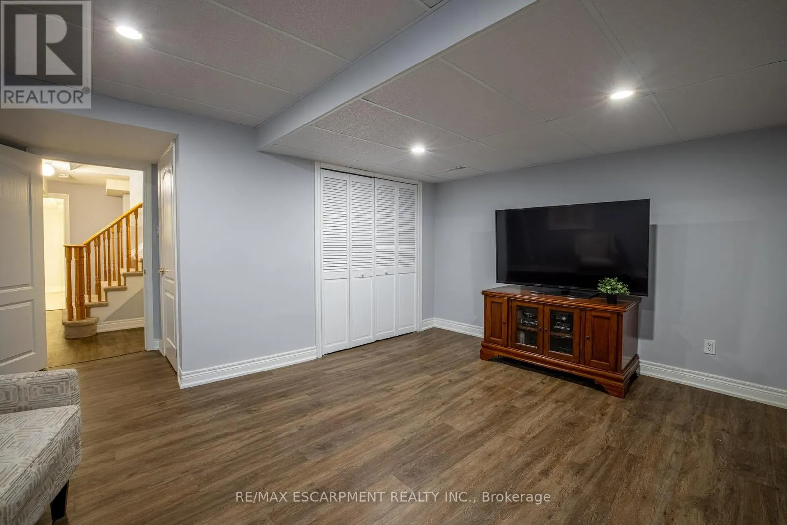 11 - 1050 GRAND BOULEVARD