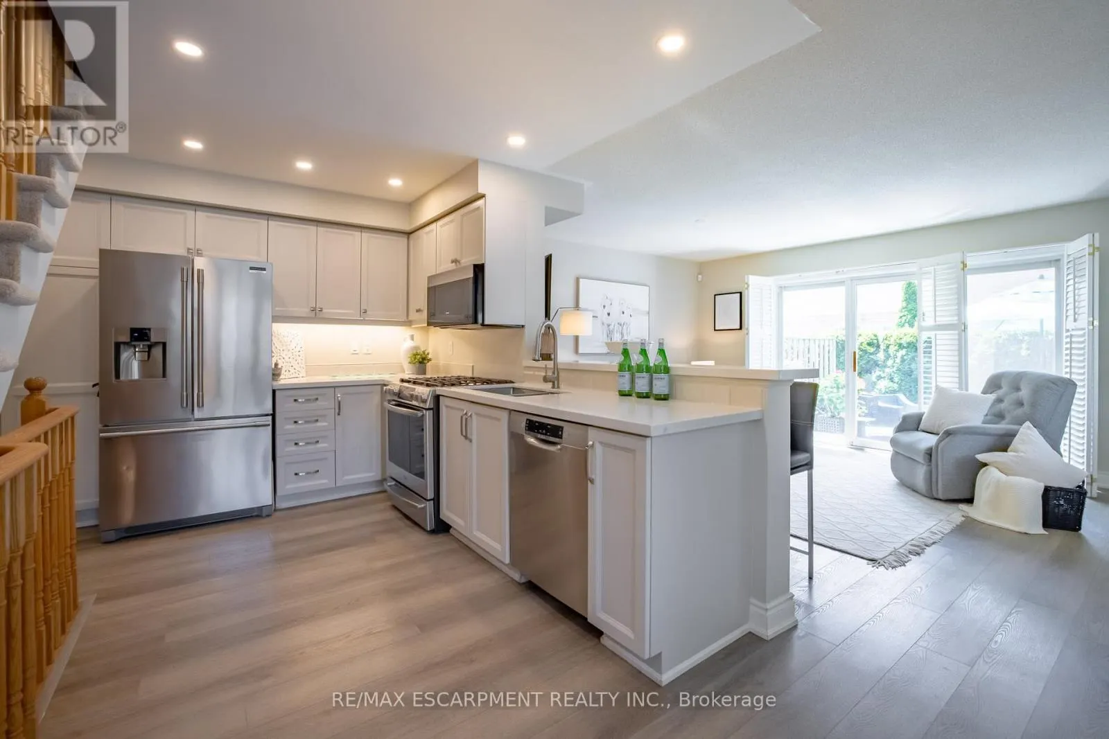 11 - 1050 GRAND BOULEVARD