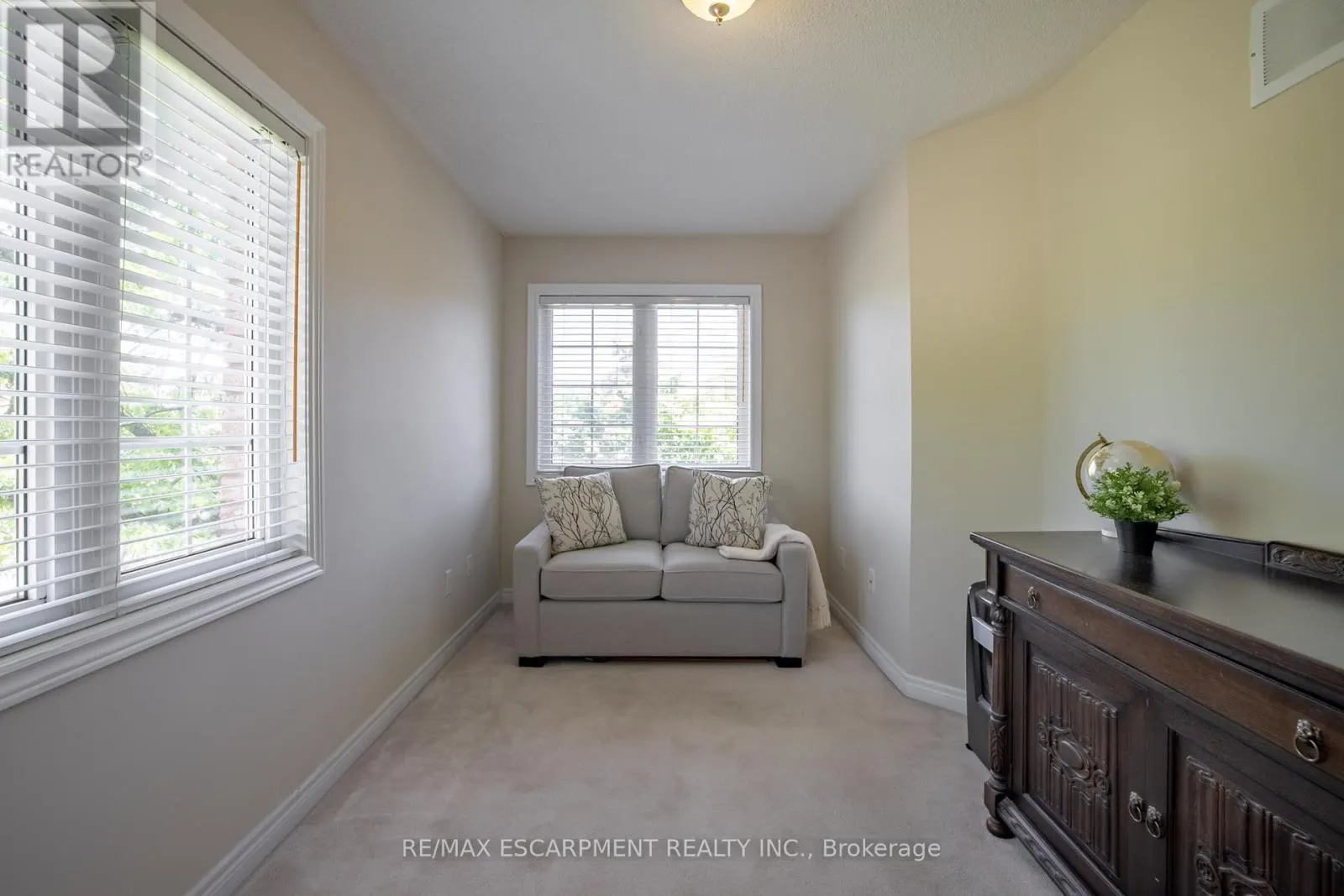 11 - 1050 GRAND BOULEVARD