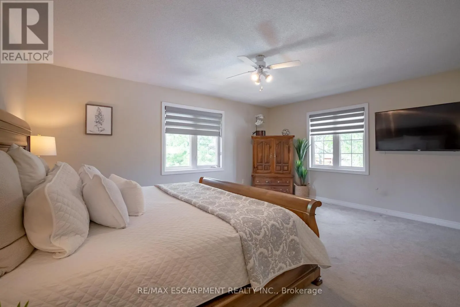 11 - 1050 GRAND BOULEVARD