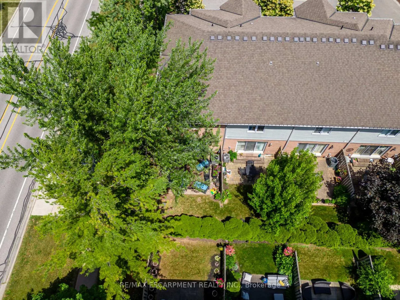 11 - 1050 GRAND BOULEVARD