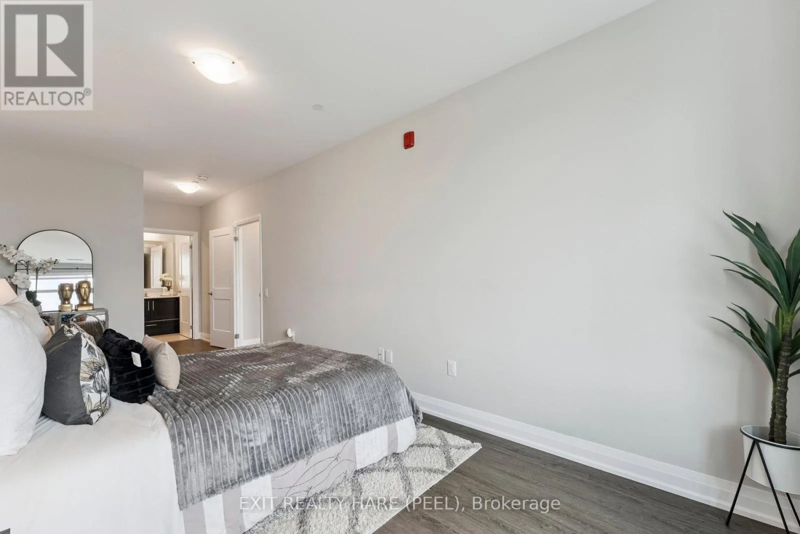 223 - 830 MEGSON TERRACE