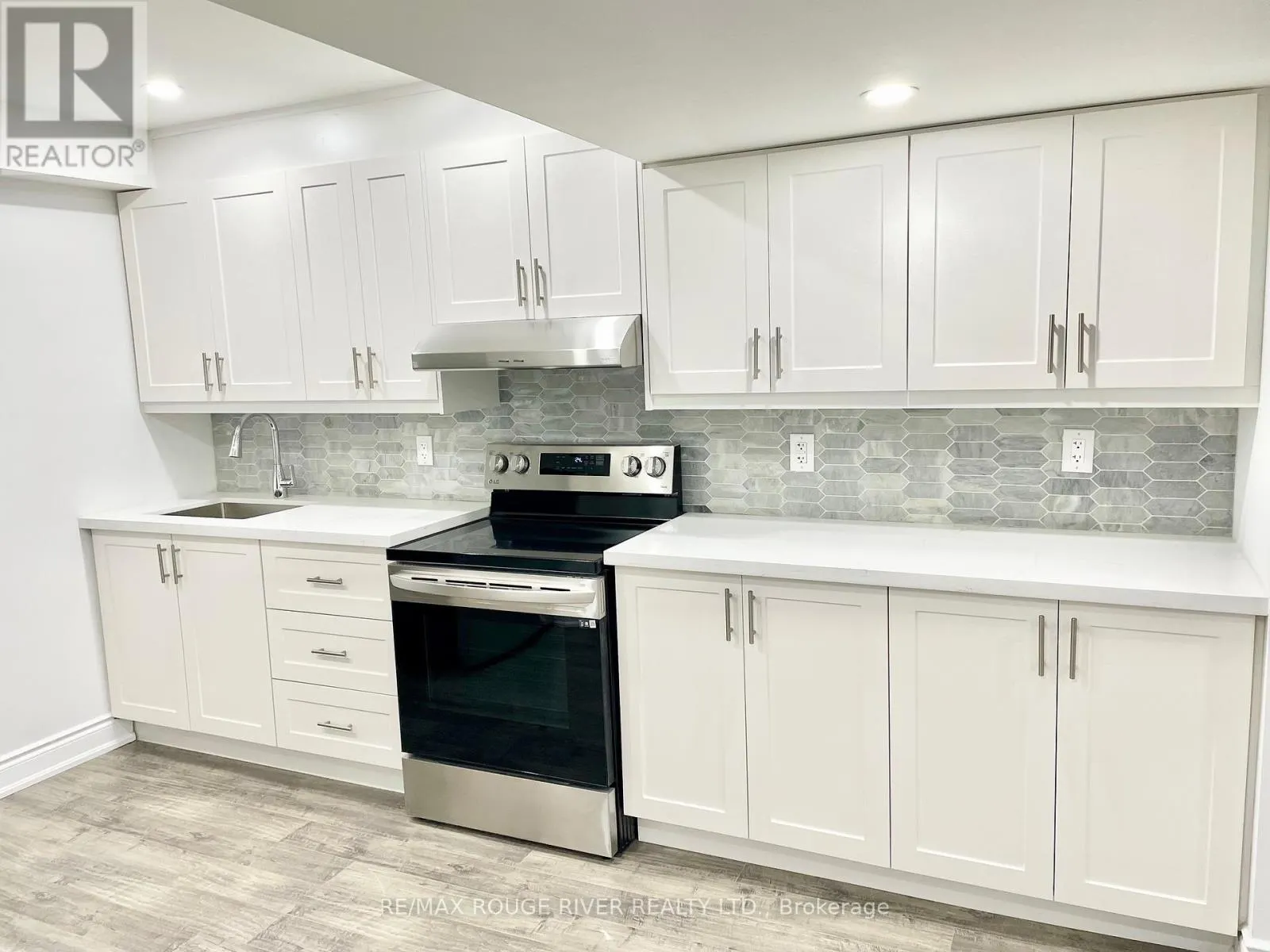 195 LIONHEAD GOLF CLUB ROAD