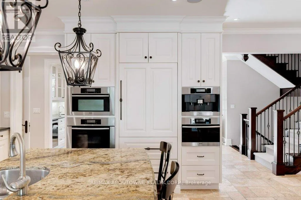 1237 DONLEA CRESCENT